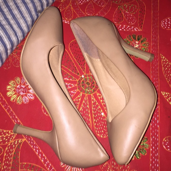 Nude Heels - Picture 3 of 3